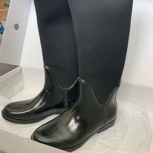 Nine West tall rain boots! Size 8